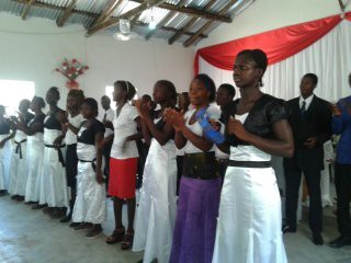 Mulheres adorando a DEUS !!!